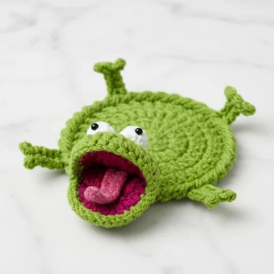 Grumpy Lizard Mug Coaster Amigurumi Crochet Pattern step 3 - construction progress