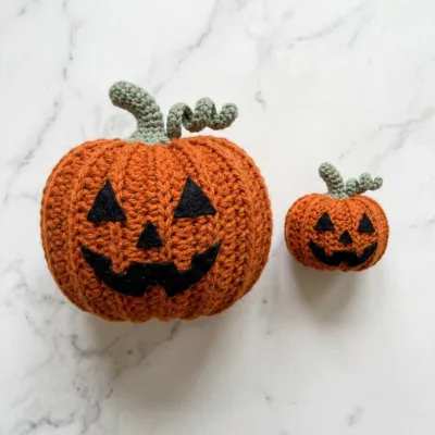 Jack-o'-Lantern Pumpkin Duo Amigurumi Crochet Pattern (Large and Mini) step 3 - construction progress