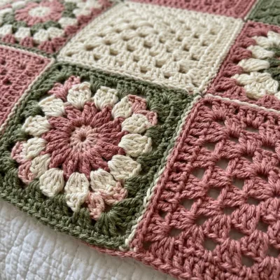 Floral Granny Square Bed Cover Crochet Pattern step 1 - construction progress