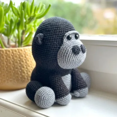 Little Gorilla Amigurumi Crochet Pattern step 2 - construction progress